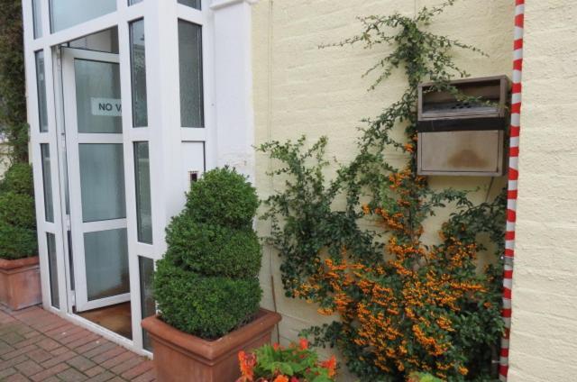 Hunters Lodge Guest House Southampton Eksteriør billede